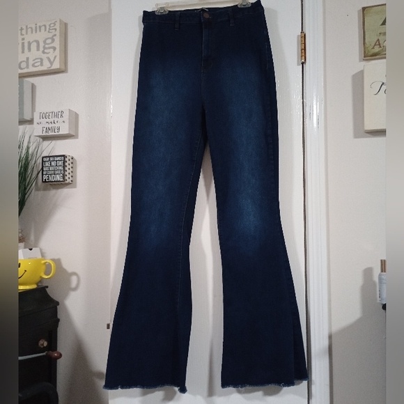 Fashion Nova High Waisted Flared Stretch Jeans - Dark Wash - Size 15 (31" Waist) - Picture 5 of 5